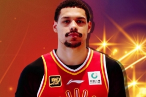 星空体育-高效！特雷-凯尔6投4中&amp;三分4中4 攻下18分3助