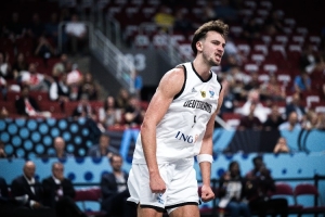 星空体育-媒体人：欧洲杯四强看起来德国纸面实力最出色 但也不排除冷门